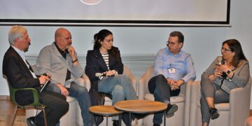 פאנל פודטק במפגש פורום הסיליקון קלאב, 29/12/2025. מימין: פרופ' מרסל מחלוף מהטכניון, נדב בירגר, משקיע, הדס רייכנברג, סמנכ״לית בארגון The Good Food Institute; אמיר זיידמן, מנהל עסקים ראשי בחממת The Kitchen Foodtech ושלמה גרדמן, מנכ"ל ASG. צילום: שמואל אוסטר