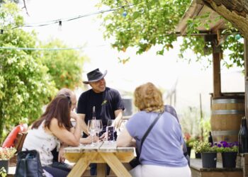 יקב שורר – בא מאהבה