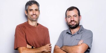 בתמונה למעלה (מימין לשמאל): אדוארד קיציס ותומר טימור, NIV-AI. צילום: ניר סלקמן