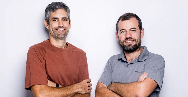 בתמונה למעלה (מימין לשמאל): אדוארד קיציס ותומר טימור, NIV-AI. צילום: ניר סלקמן