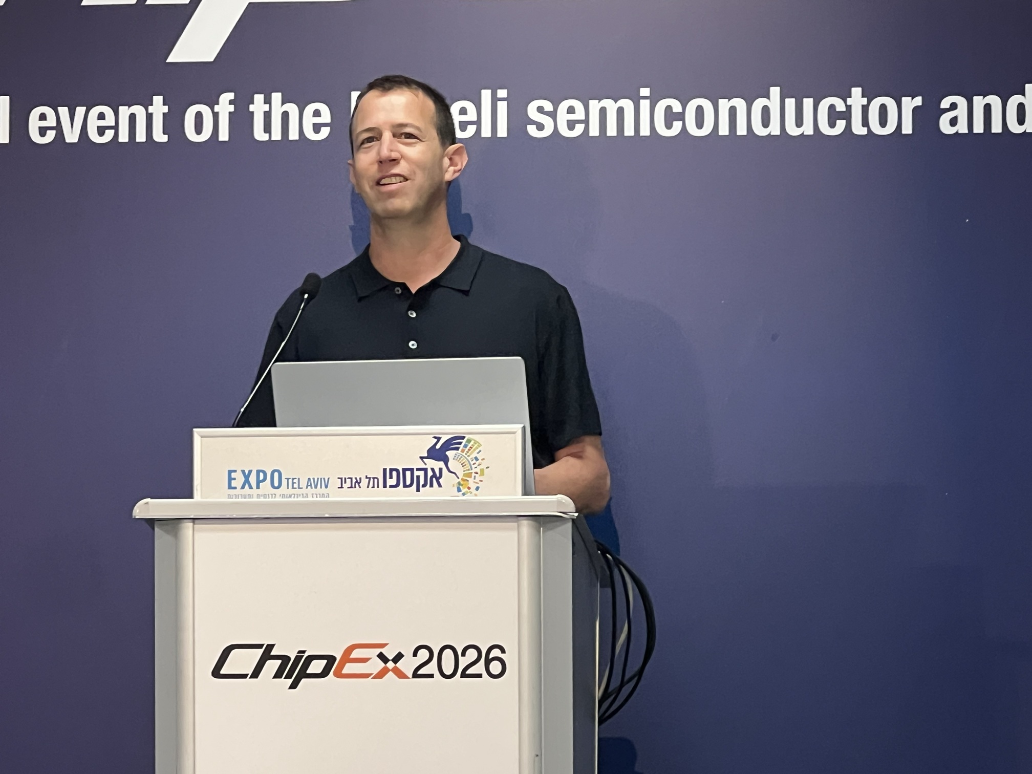 טל ענבר, אפל בכנס ChipEx2026. צילום: אבי בליזובסקי