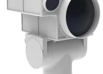 מערכת מולטי־סנסורית ממשפחת LANTIS של RP Optical, המשלבת חישה חזותית ותרמית עם אפשרות לשילוב מצלמת SWIR ומד טווח לייזר. צילום: RP Optical