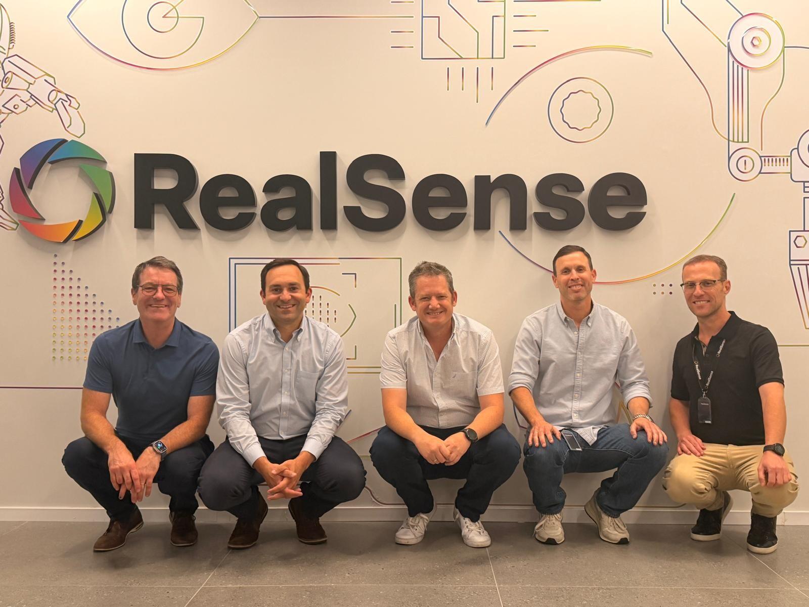 הנהלות RealSense ו־Cognex לאחר חתימת הסכם הרכישה. צילום יחצ
