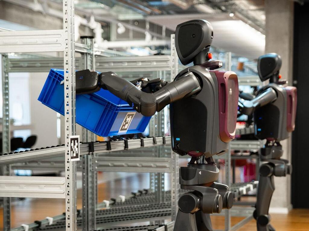 רובוטים הומנואידים בפעולה. צילום יחצ, MANTEE ROBOITCS